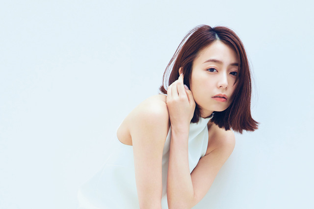 宇垣美里、色気漂うノースリーブワンピでグラビア登場 画像