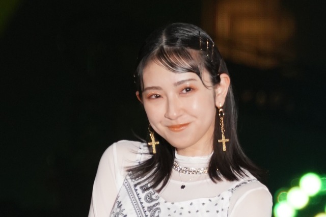 日向坂46金村美玖がランウェイで美脚チラ見せ、高本彩花・小栗有以・渡邉理佐とGirlsAwardに登場 画像