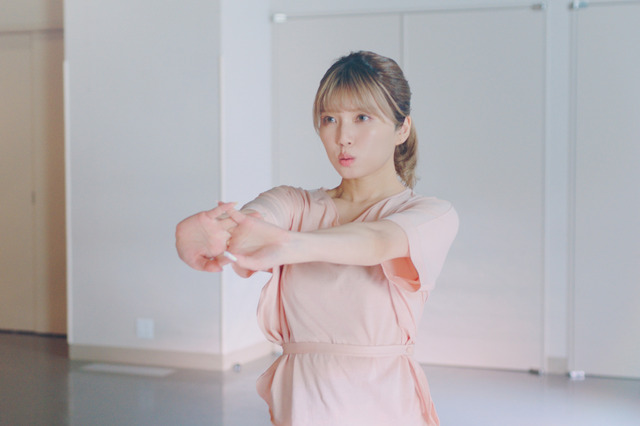 宇野実彩子、新CMで大人の女性の美を表現 画像