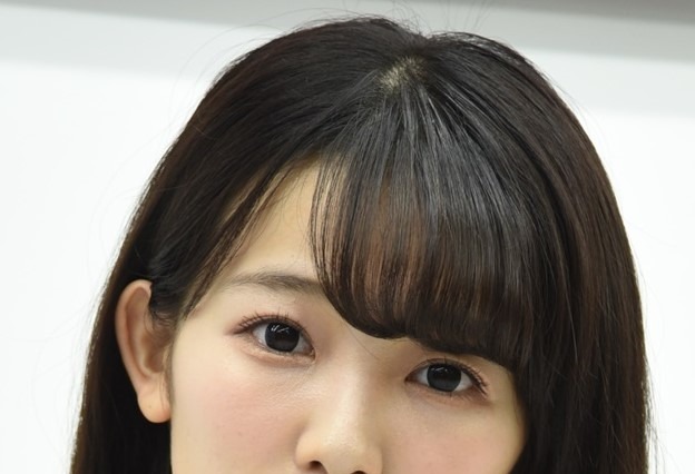 天木じゅん、写真集の大胆過ぎる“腕ブラ”表紙が公開に 画像