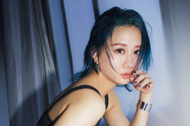 SKE48・古畑奈和、まもなく発売の写真集から太ももセクシーな大胆カット公開に! 画像
