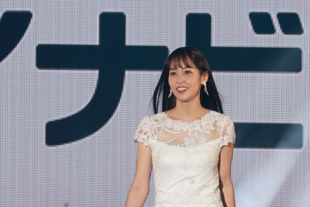 鷲見玲奈、夫と初デートで行った鎌倉・七里ガ浜の店とは！？　 　 画像