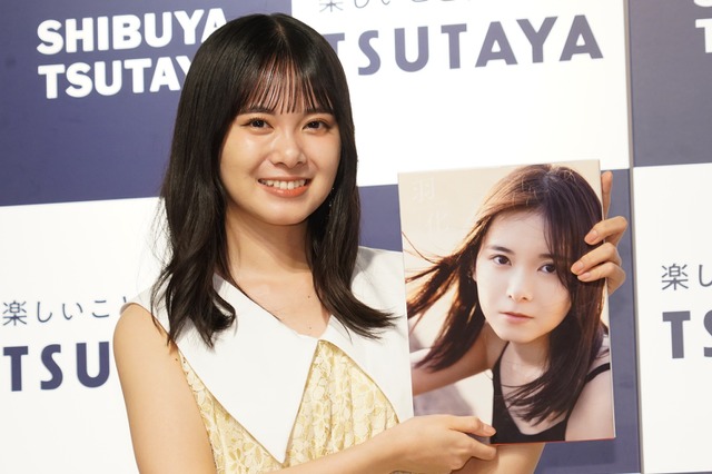 BEYOOOOONDS山崎夢羽「雨の中のセーラー服っていいな」、水着カットとの表情の違いにもビックリ！ 画像