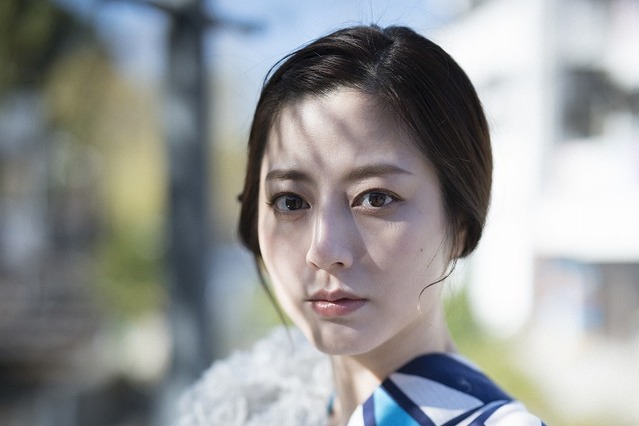 杉本有美、写真展開催決定!最新写真集からカメラマンが珠玉カットを厳選 画像