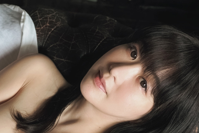 歩りえこ、40歳でヘアヌード写真集に初挑戦!全てを脱ぎ捨てHカップバストを大胆披露 画像