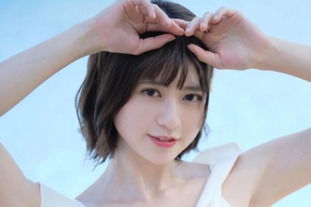 山田南実、純白ビキニで美ボディ披露！ 画像