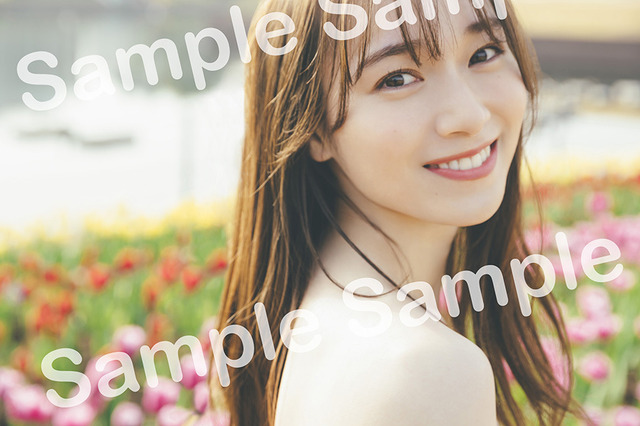 櫻坂46・守屋麗奈、1st写真集の書店別ポストカード特典絵柄公開! 画像