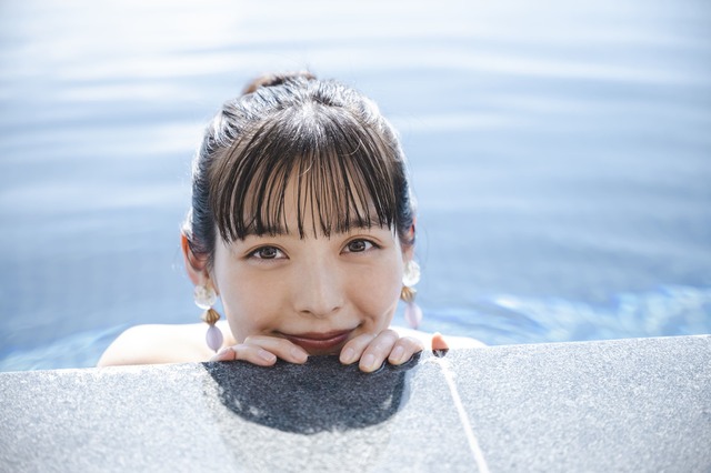 上坂すみれ、2nd写真集発売決定!遅れてやってきた青春満喫のセルフプロデュース作 画像