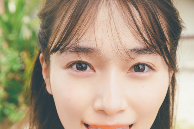 櫻坂46・守屋麗奈、アイスキャンディを可愛くペロり 画像