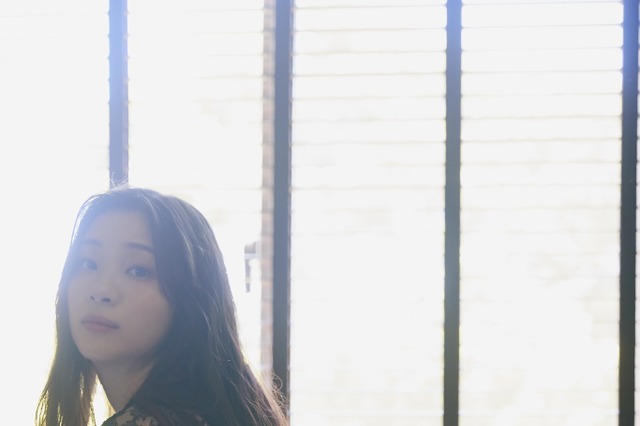 まさに国宝級桃尻！足立梨花、ヒップから美脚まで包み隠さず披露 画像