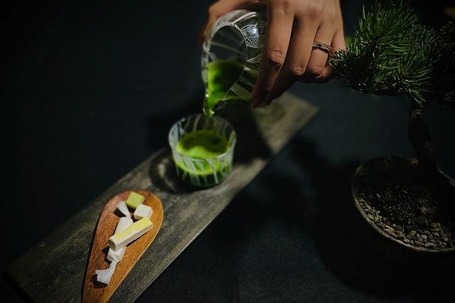 本格抹茶に生姜のスパイスがきいた「夏の和三盆～ジンジャー」数量限定販売 画像