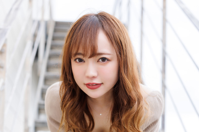 グラビア投稿で月収1400万越え!鎌田紘子のデジタル写真集が明日発売! 画像