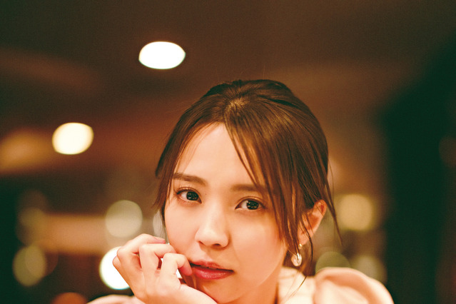 櫻坂46・小林由依の2nd写真集発売!横浜妄想デートに、水着&ランジェリーカットも収録 画像