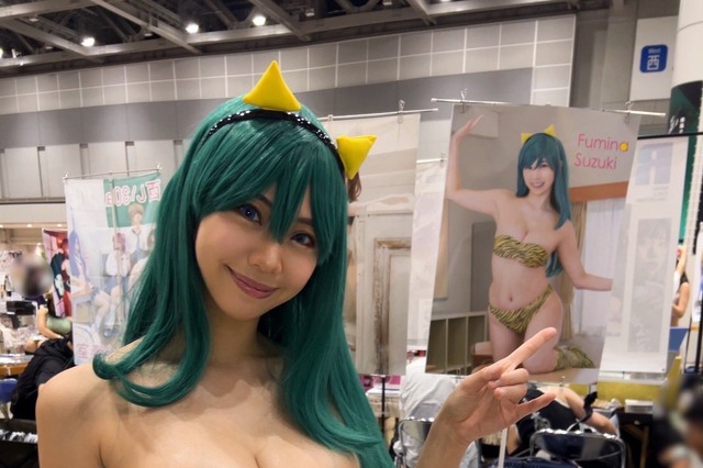 鈴木ふみ奈、コミケでエッチすぎるグラマラスなラムちゃんに! 画像