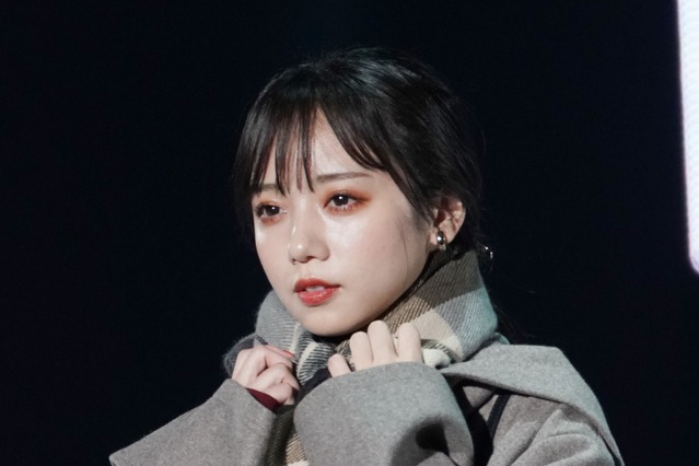 【TGC 2022 A/W】日向坂46・齊藤京子&金村美玖、冬コーデでランウェイに登場 画像
