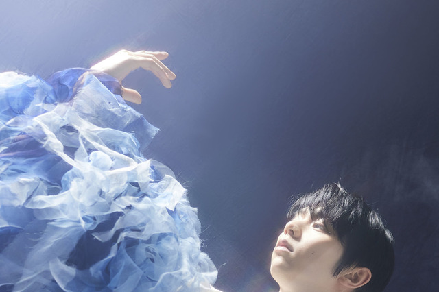 羽生結弦、蜷川実花撮影で氷上とは別の表情！プロ転向後の想いも明らかに 画像