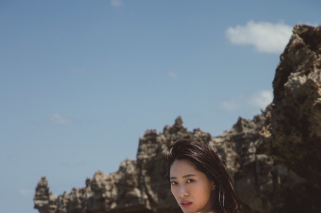染谷有香、ヘアヌード写真集『Dyed in a dream』発売!迫力ヒップのアザーカットが公開に 画像
