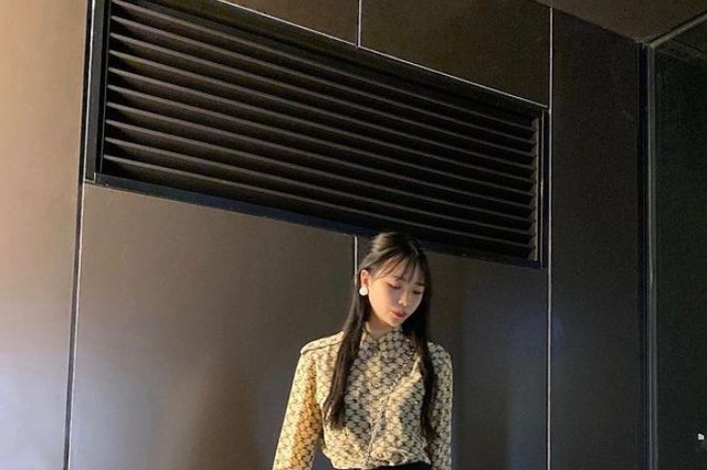 「足長すぎ！」制コレ22・麻生果恩、ミニスカ私服姿で究極の美脚披露 画像