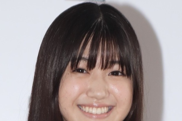 和泉芳怜の裸と見間違う“ロッカーブラ”カットにファン興奮！ 画像