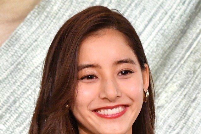 新木優子、肌見せ大胆な女性誌オフショットをインスタで披露 画像