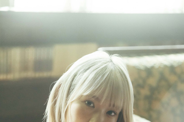 櫻坂46・小池美波、グラビアで圧倒的な存在感！ 画像