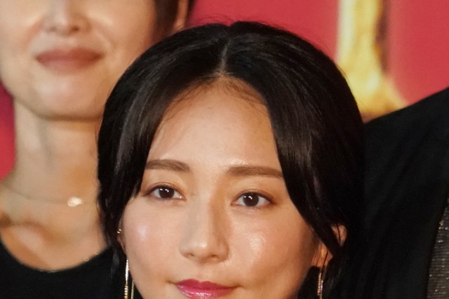 木村文乃、まさに異次元・非日常!?　幻想的なダイビング写真に反響 画像