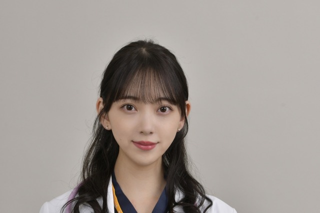 元乃木坂46・堀未央奈、白衣姿投稿!「カッコいい」「この病院に入院したい」の声 画像