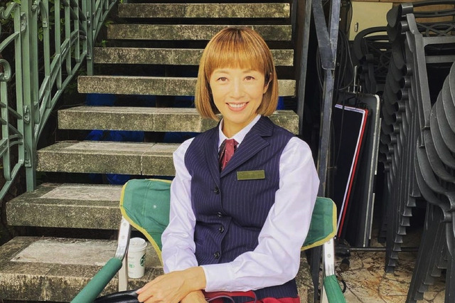 高岡早紀、金髪ボブヘア＆ドラマ衣装姿初披露でNHKドラマ『我らがパラダイス』クランクイン報告 画像