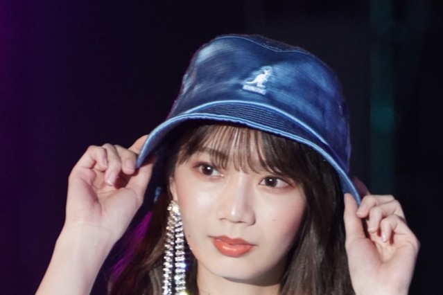 JJモデルの日向坂46・高本彩花、美脚スラリのミニスカ私服コーデ公開 画像