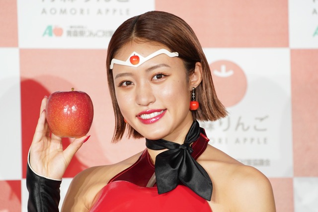 王林、セクシーなボディスーツスタイルでイベント出演！“青森りんご愛”を炸裂 画像