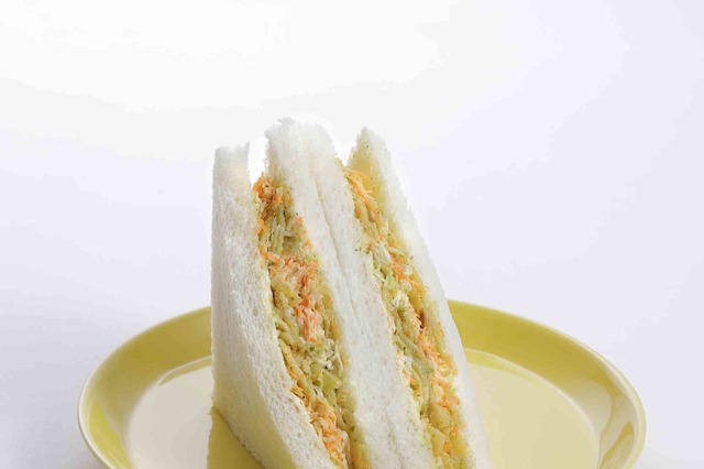 ポテチ＆カラムーチョがデパ地下グルメに変身！湖池屋×東部池袋のコラボメニュー登場 画像