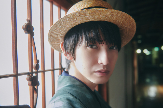 本郷奏多が見せる“昭和レトロ”な魅力!公式カレンダーが12月18日発売決定 画像