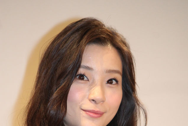 「美尻がたまらん」「スタイル良すぎでしょー！」……足立梨花、写真集発売でセクシーオフショ大量公開！ 画像