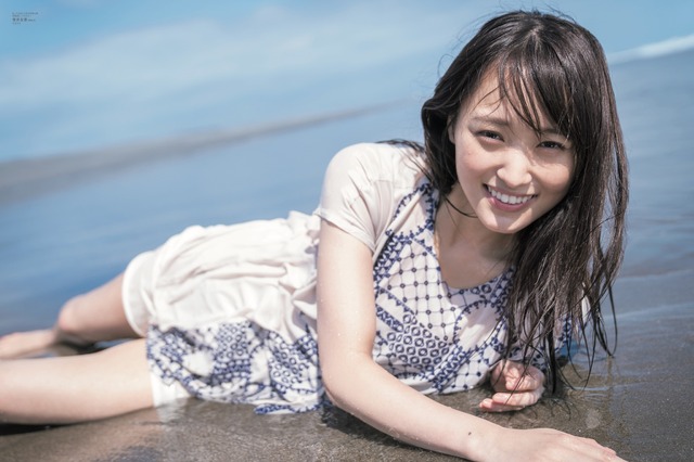 櫻坂46・菅井友香が卒業グラビア!7年間の思いを語った大ボリュームインタビューも掲載 画像