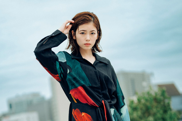 小芝風花、25歳で清純な色気!女優の素顔を撮りおろし 画像