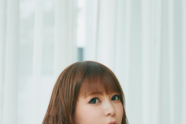 中川翔子、20周年ベストアルバムから“大人の魅力”満載ショット公開 画像