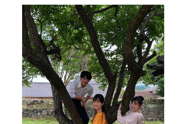 福原遥、赤楚衛二・山下美月との幼なじみ仲良し3ショット公開!朝ドラ『舞いあがれ!』 画像