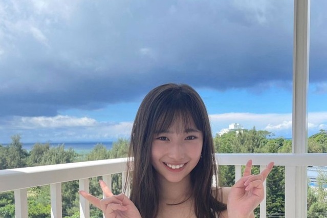 柚来しいな、初写真集オフショット公開！爽やかな白ビキニに「可愛すぎる」「最高」 画像