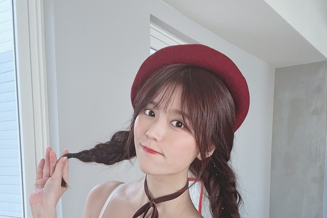 小日向ゆか、「最強にかわいく撮ってもらった」水着カットを公開! 画像