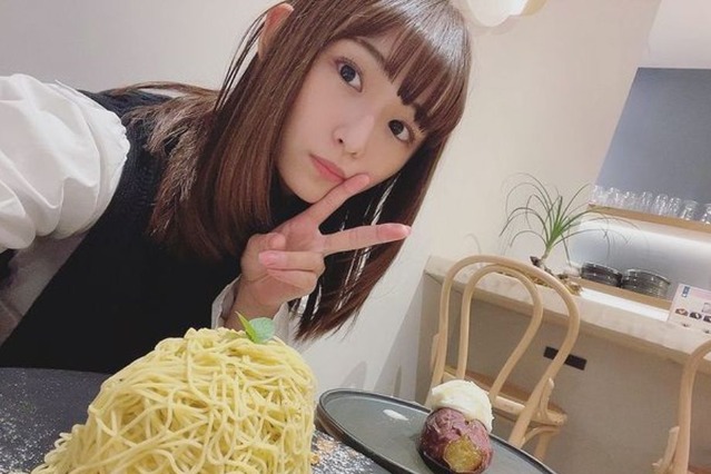 浅川梨奈の写真展が本日スタート!未発表グラビアなど多数展示! 画像