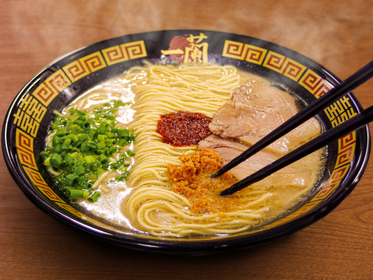 一蘭、寒い季節にピッタリのトッピングメニュー「生しょうがスパイス」新発売 画像