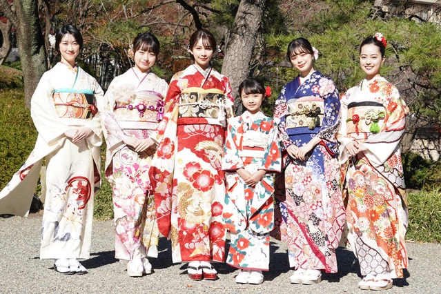 「舞いあがれ！」浅田芭路・「わた婚」紺野彩夏らスペースクラフトの美女たちが晴れ着姿で新年の抱負！ 画像