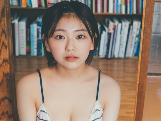 TikTokフォロワー数46万人超の大熊杏優、オール水着のデジタル写真集発売 画像