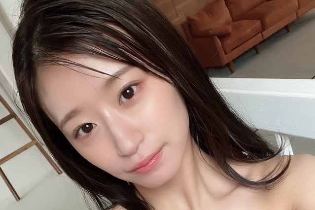 NMB48・上西怜、胸元セクシーなビキニ自撮り披露 画像
