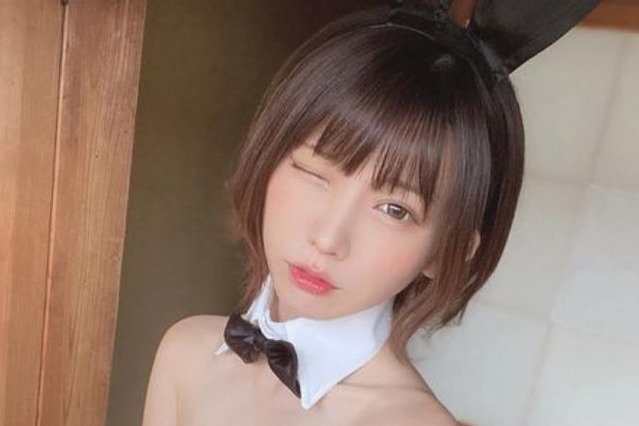 「けしらんウサギ」「エチエチでドキドキ」……えなこ、“卯年”バニー衣装姿にファン興奮！ 画像