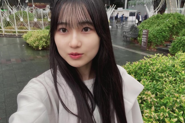 櫻坂46、三期生1人目「的野美青」のVlog公開!イラストが得意な福岡出身16歳 画像