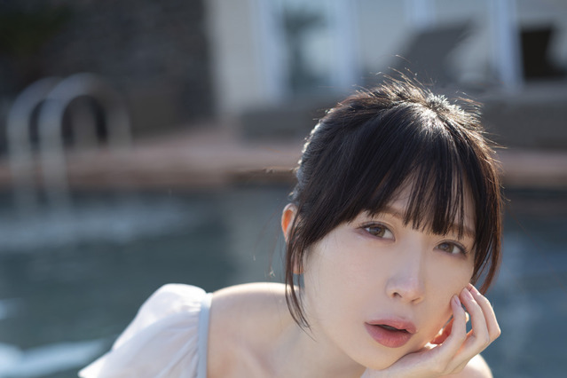 宮内凛、まねきケチャ卒業前に胸元大胆露出の写真集! 画像