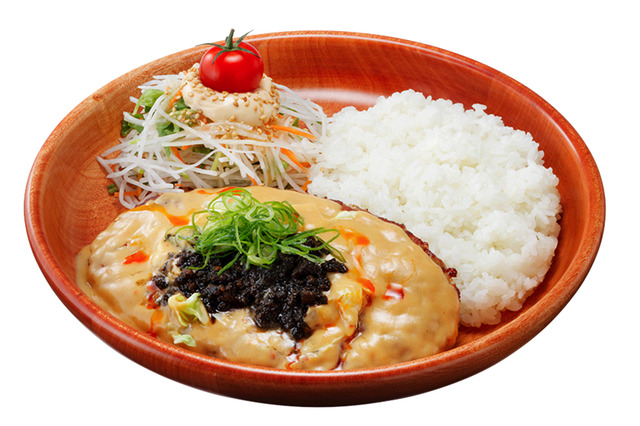 びっくりドンキーから旨辛メニュー！「肉味噌担々バーグディッシュ」「チーズダッカルビ風バーグディッシュ」新登場 画像