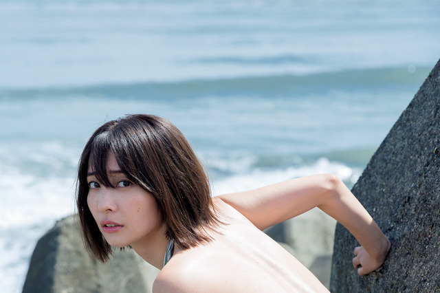 山崎真実、エロかわショット満載の写真集2冊が電子化! 画像