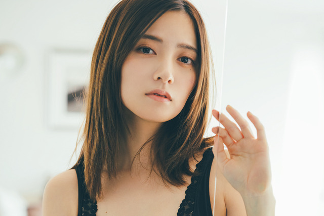 桃月なしこ、表紙＋巻頭10Pで色香漂う大人の魅力 画像